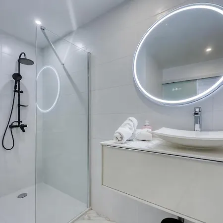 Appartement Entièrement Rénové ,central, Près Du Port Et Des Plages Bandol